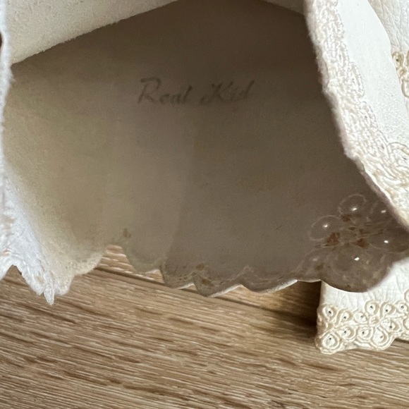 Vintage Leather Gloves with Embroidery - Picture 5 of 7